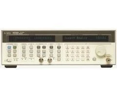 Gebruikte signaalgenerator Agilent 83752A